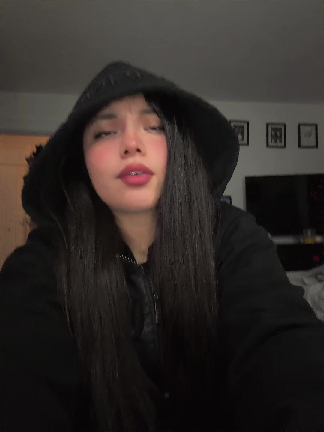 @️