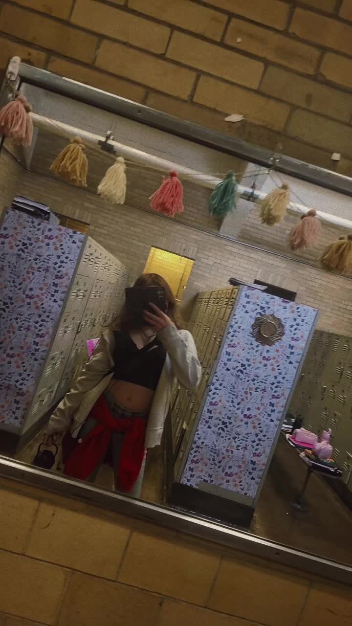 @Bella