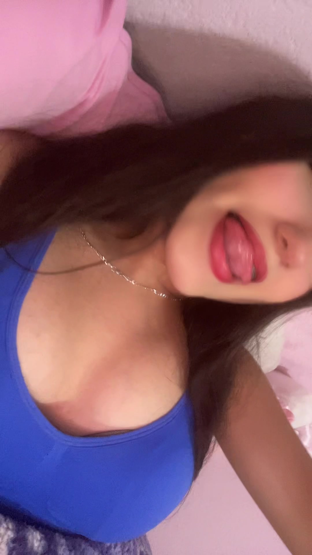 @𝒱𝒶𝓁🎀