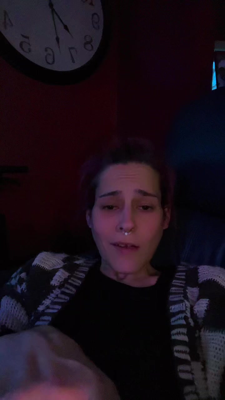 @chevon_chronicallyill