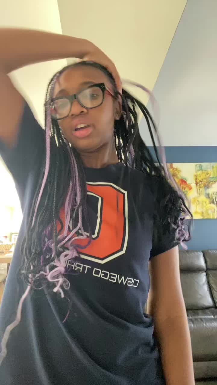 @🧏🏽&zwj;♀️