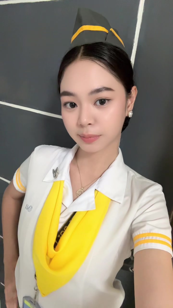 @urgirlrenza on ig