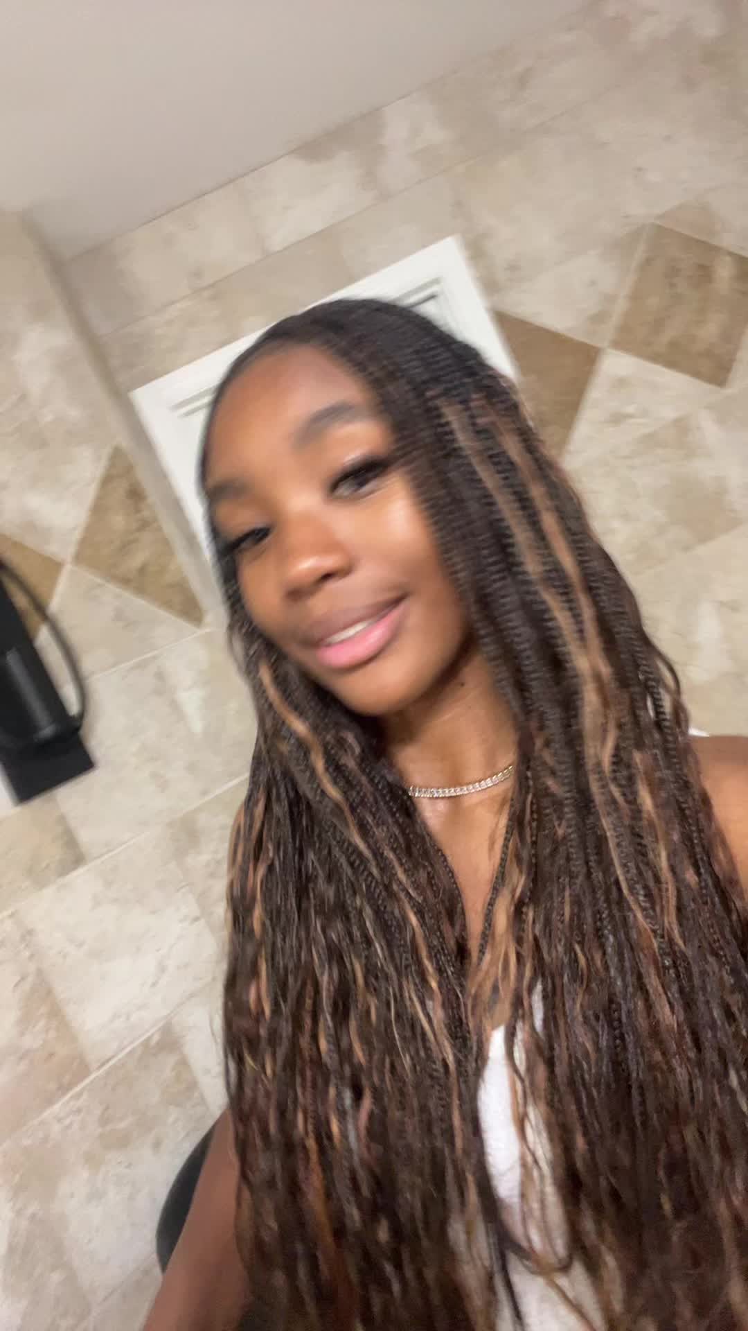 @𝒞𝑒𝓈𝒾𝓁𝓎 👸🏽🎀