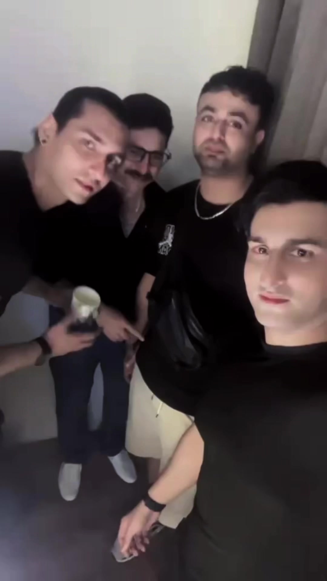 @𝓗𝓪𝓷𝓭𝓼𝓸𝓶𝓮 𝓑𝓾𝓽𝓽 🇵🇰