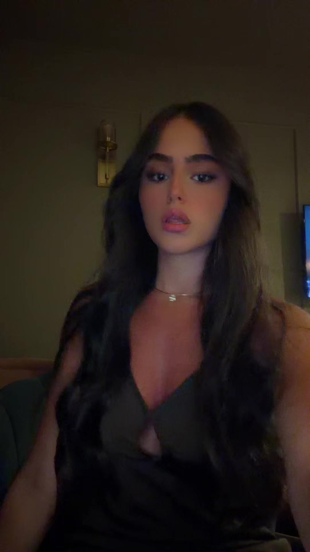 @שירז רחמין | מעצבת גבות וריסים