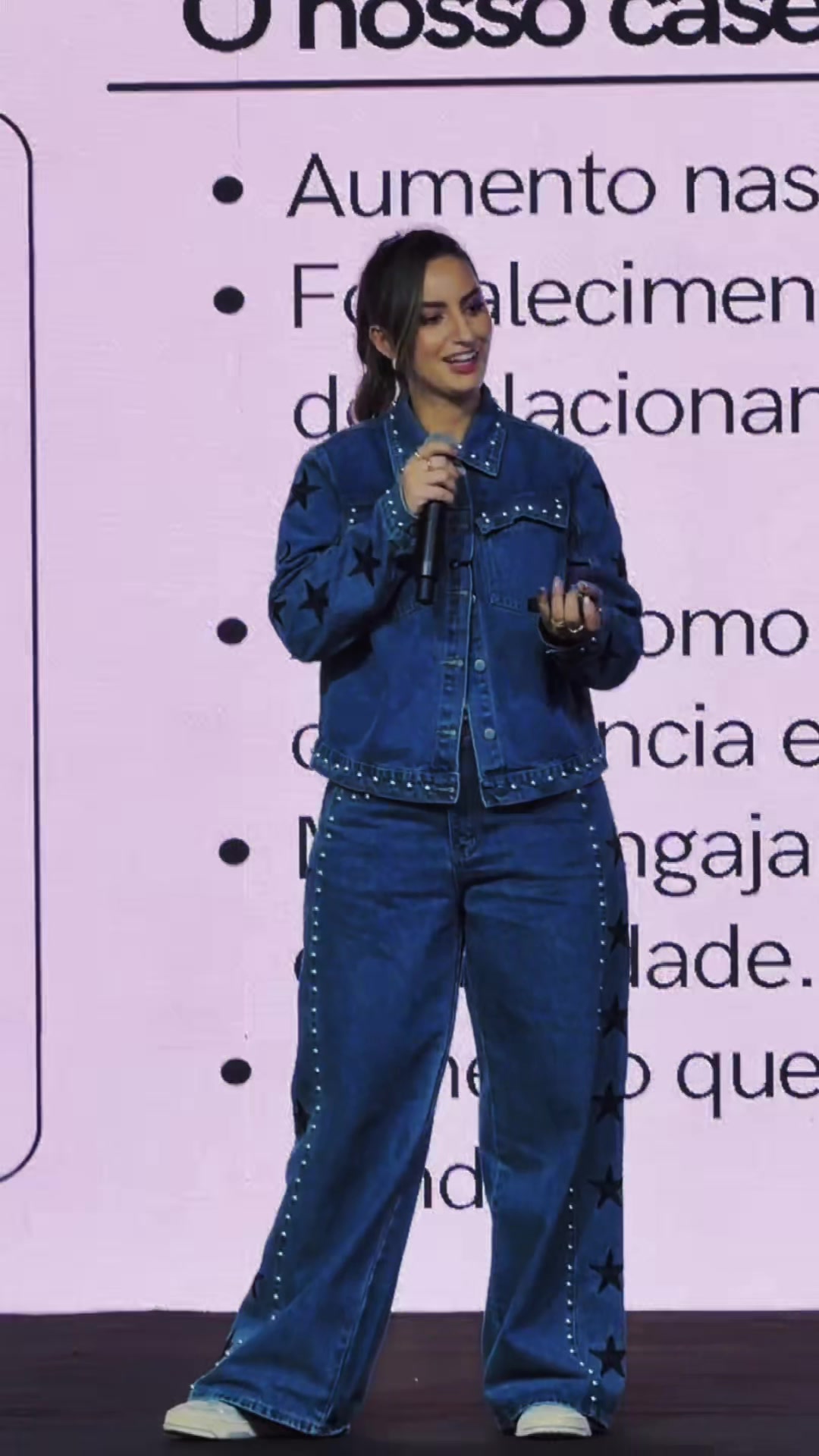 @Ana Daryma