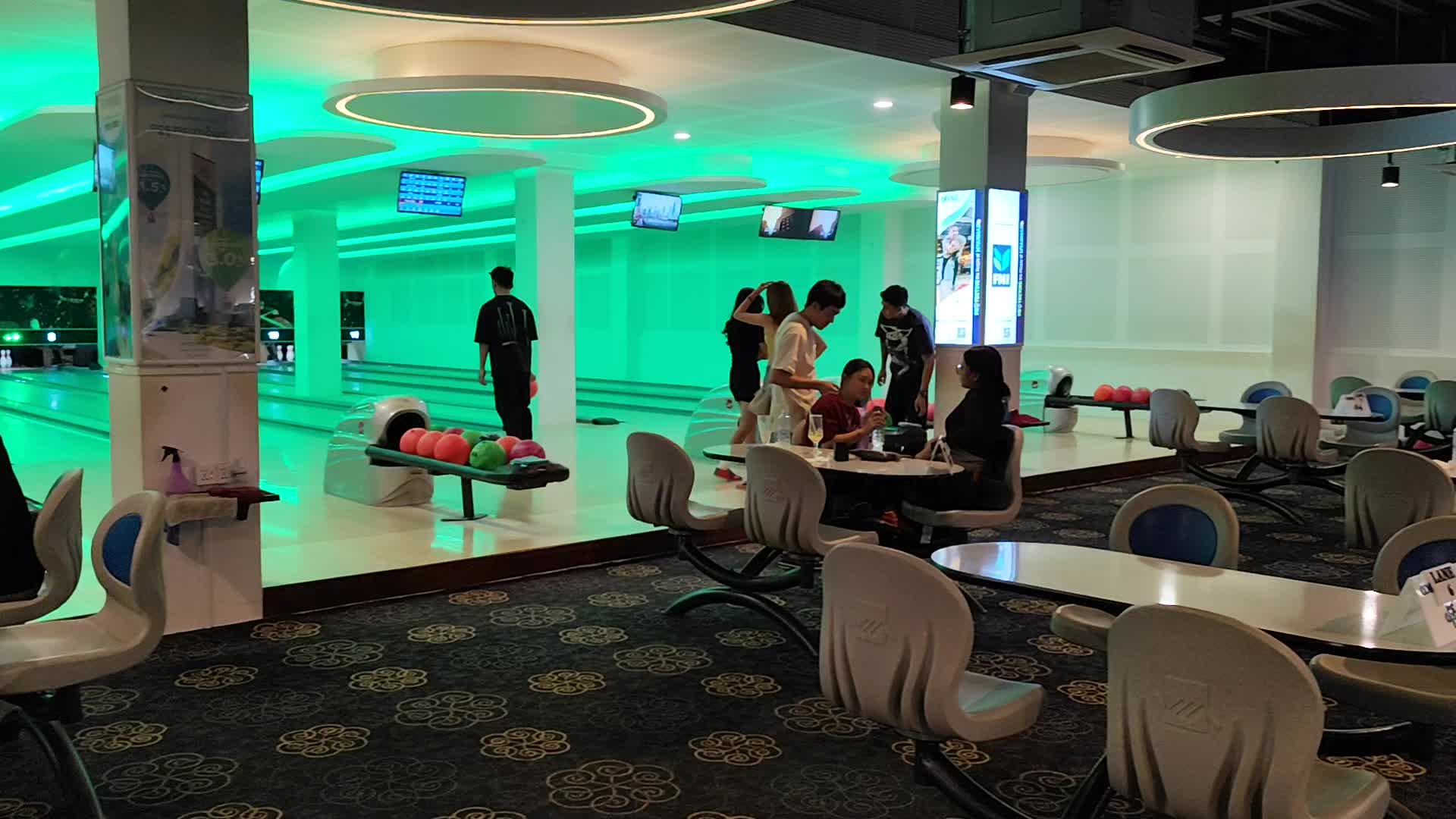 @Rock & Bowl