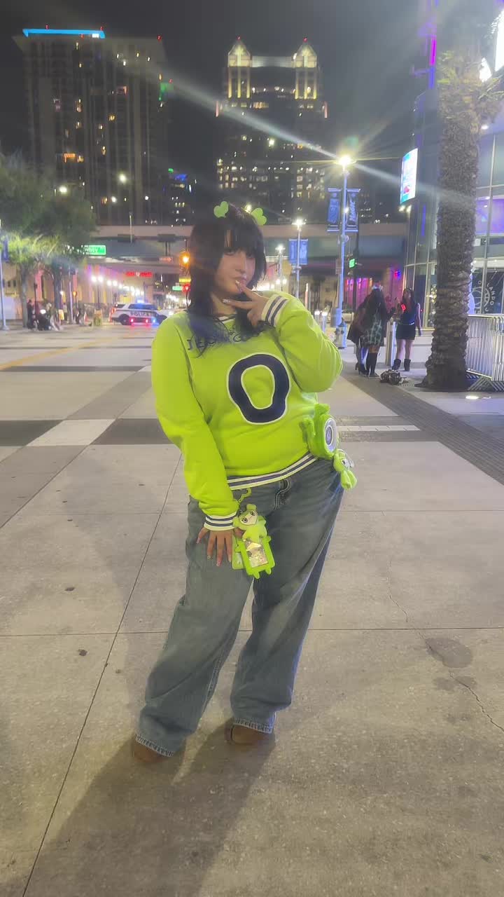 @\( &acute; ▽ ` )/ ☆彡