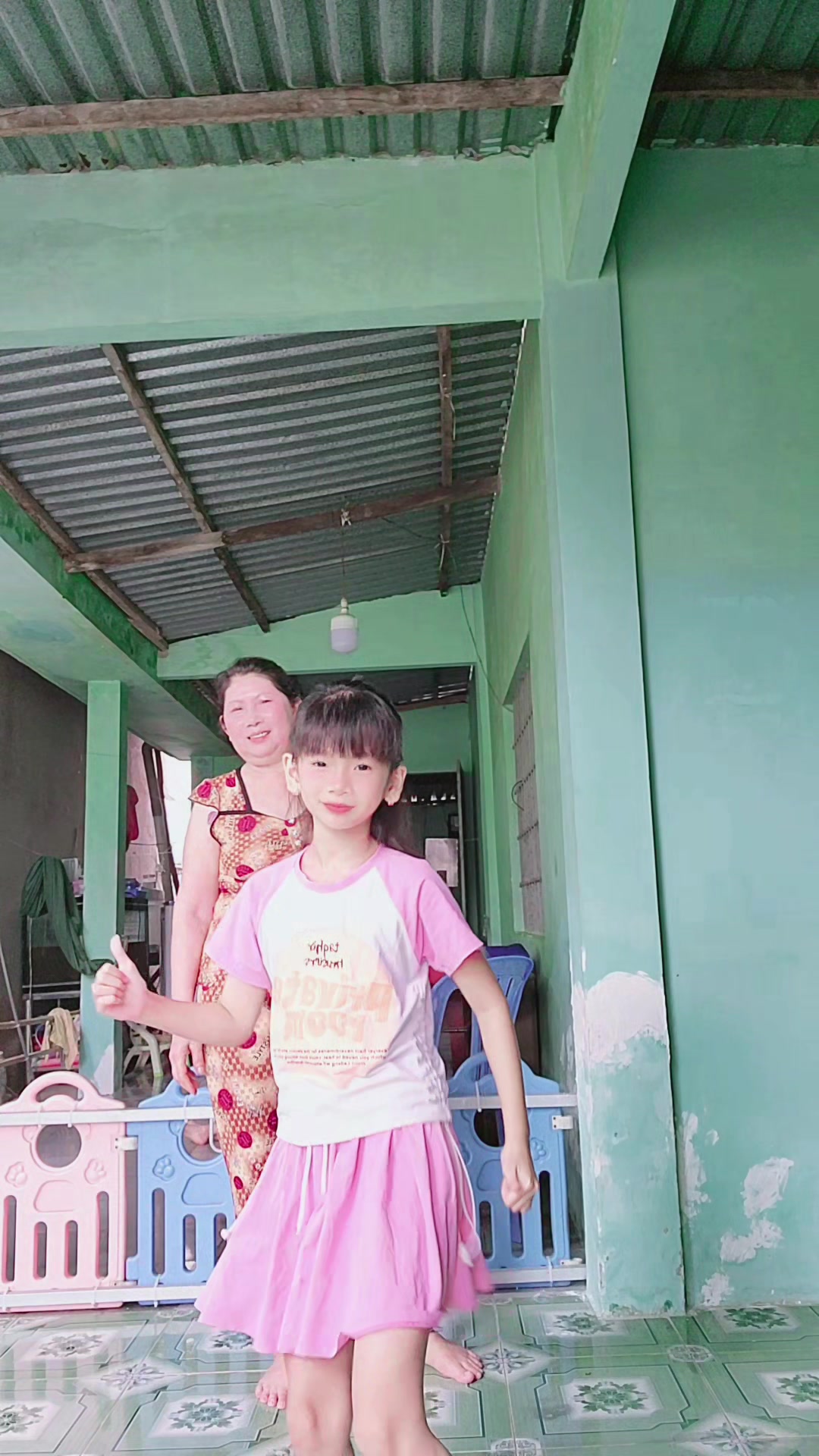 @Bé Sun thích nhảy 😜😘