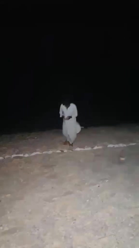 @HOZAIFA KHAN 😎