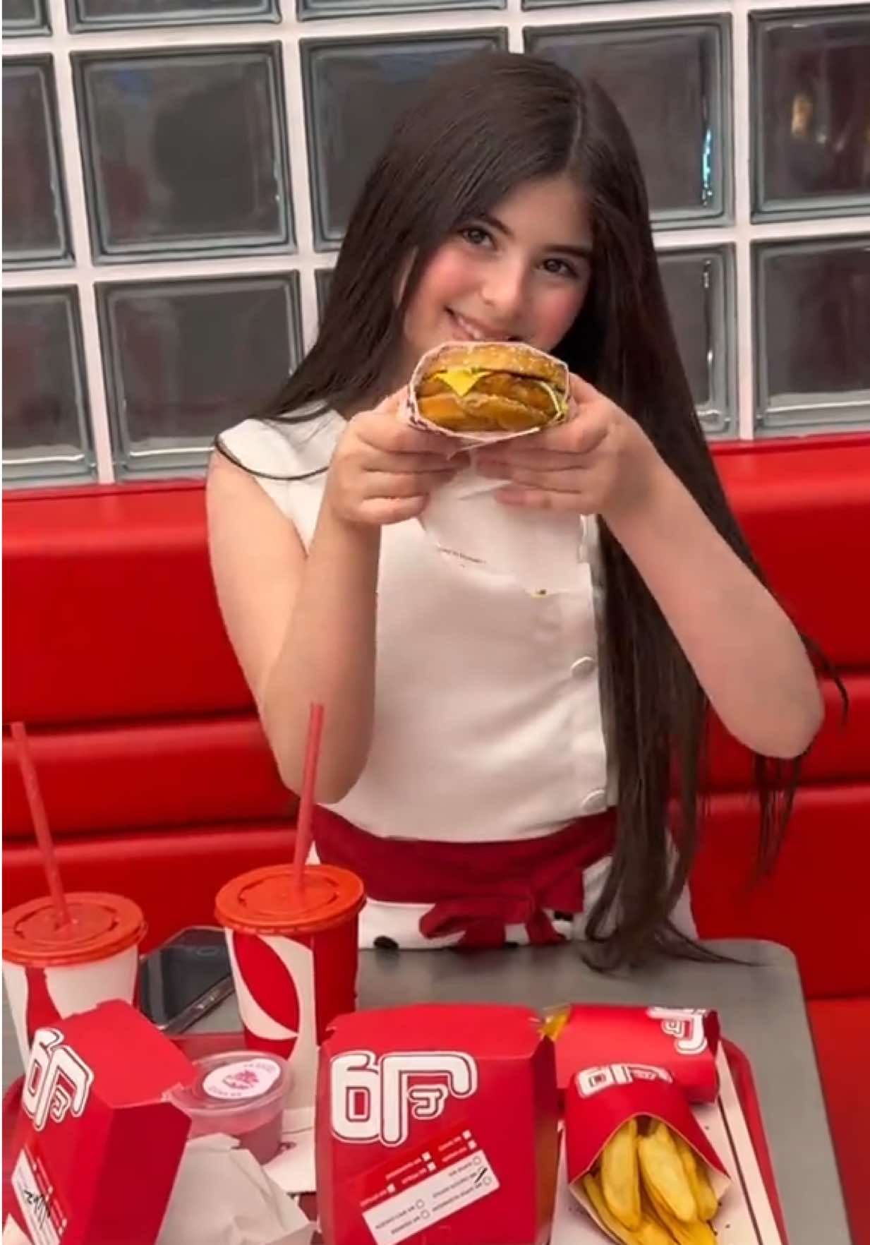 @Aleen Mneimneh | ألين