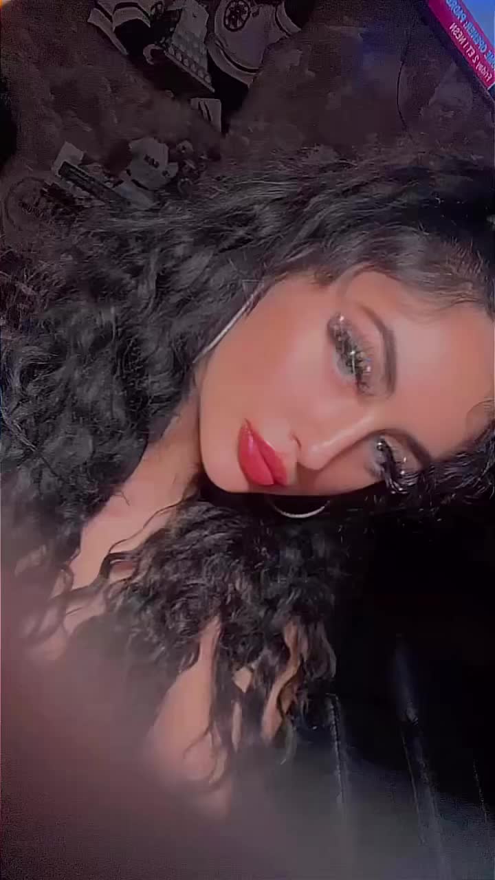 @themodelmari
