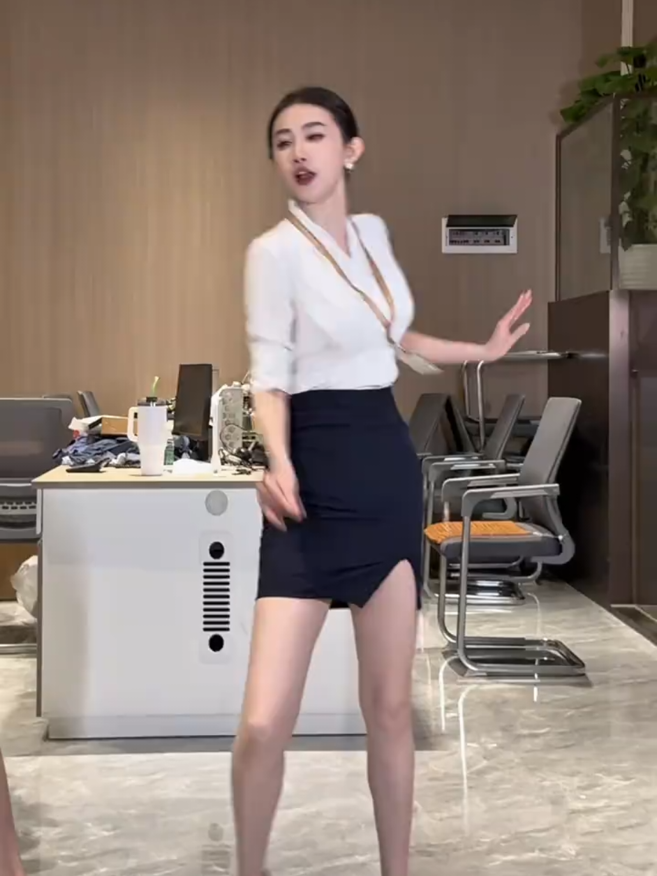 @Sally 雪莉 大笑笑