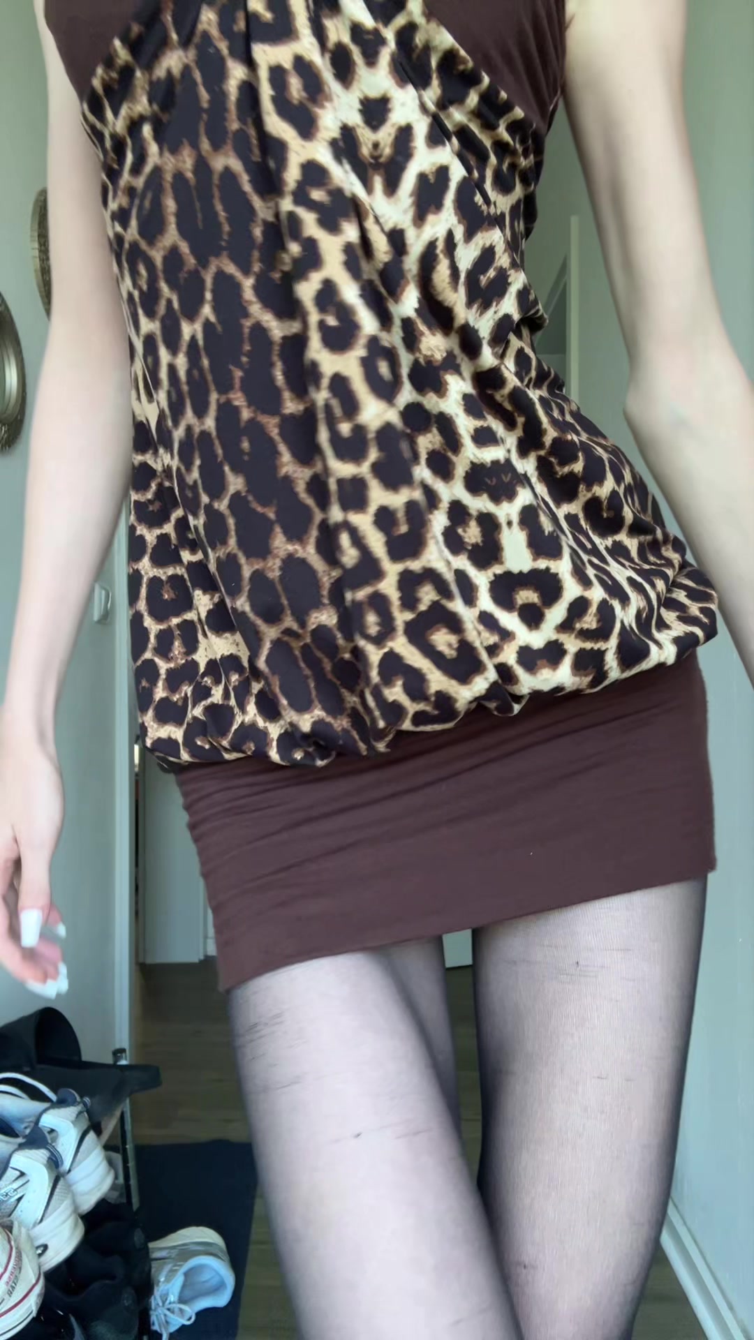@Leoniewbr