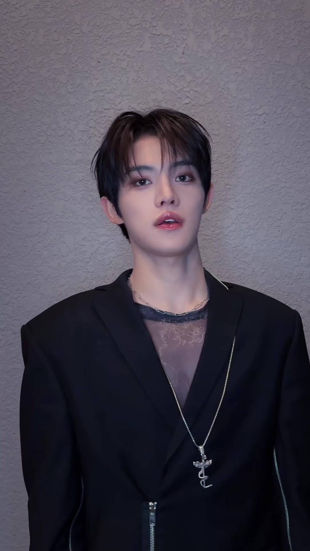 @CLOSE YOUR EYES