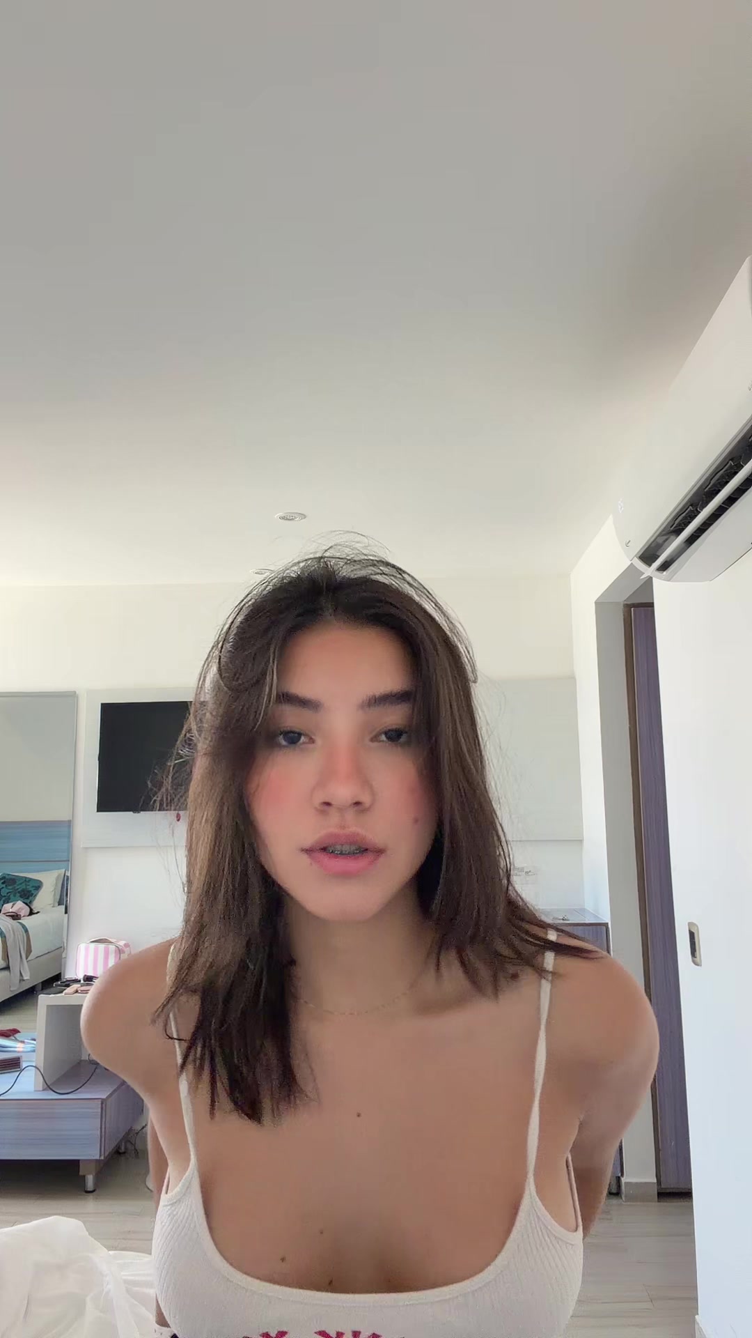 @oficialmaryaguilar