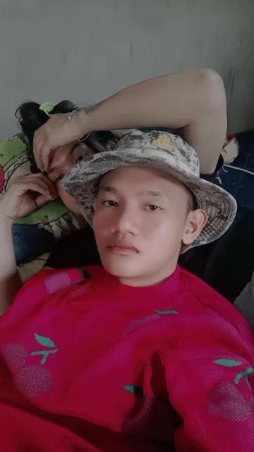 @ម៉ាក់សិទ្ធ លក់ម្ជូរ