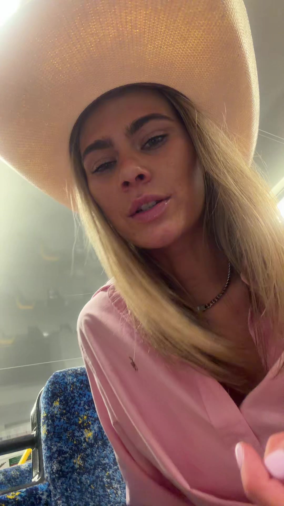 @Chloeeee