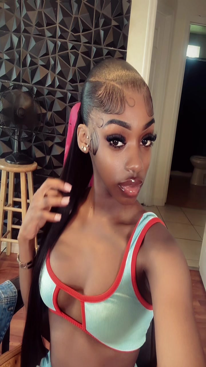 @luhneeezzy