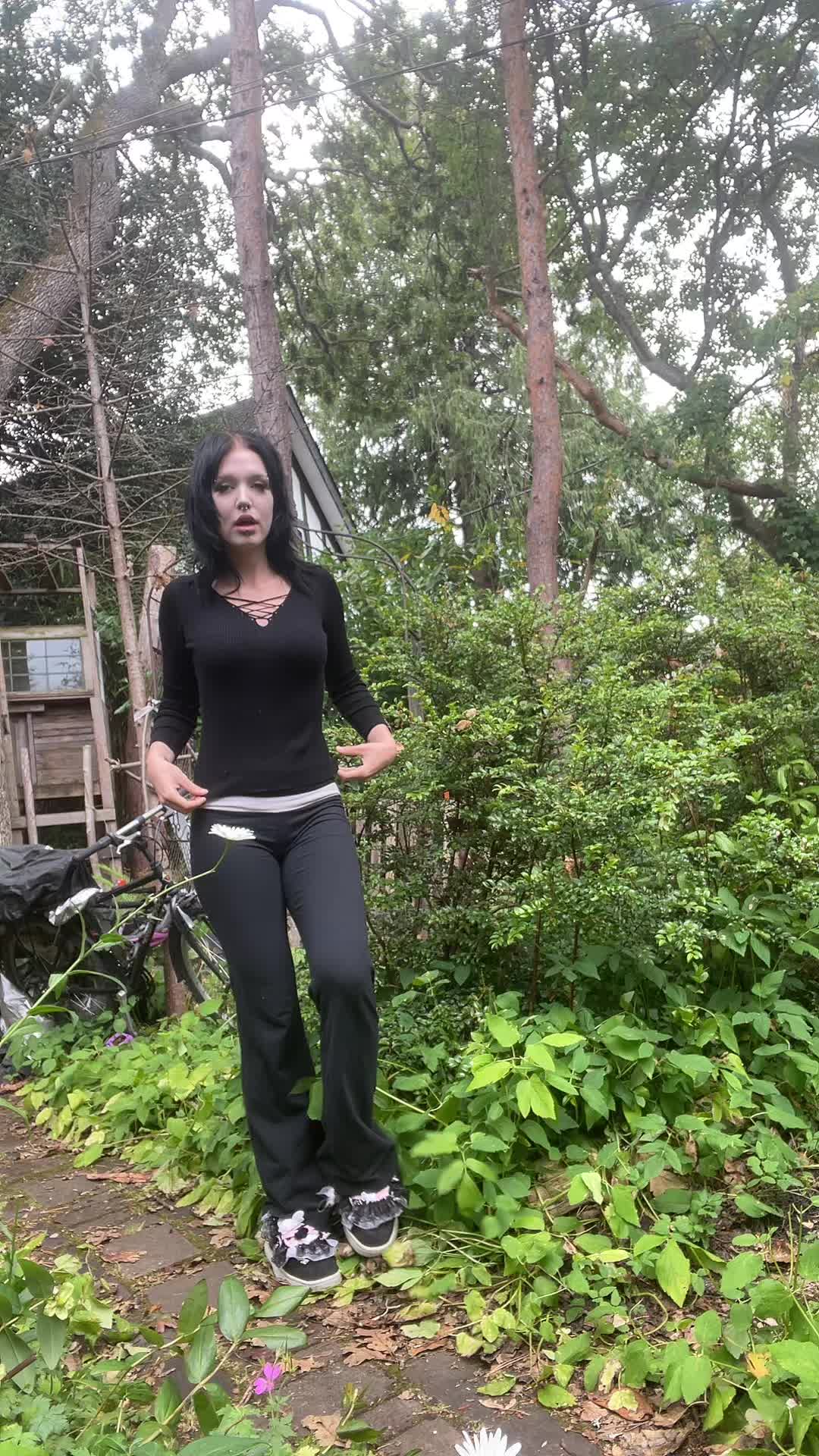 @Gothicloverdoll