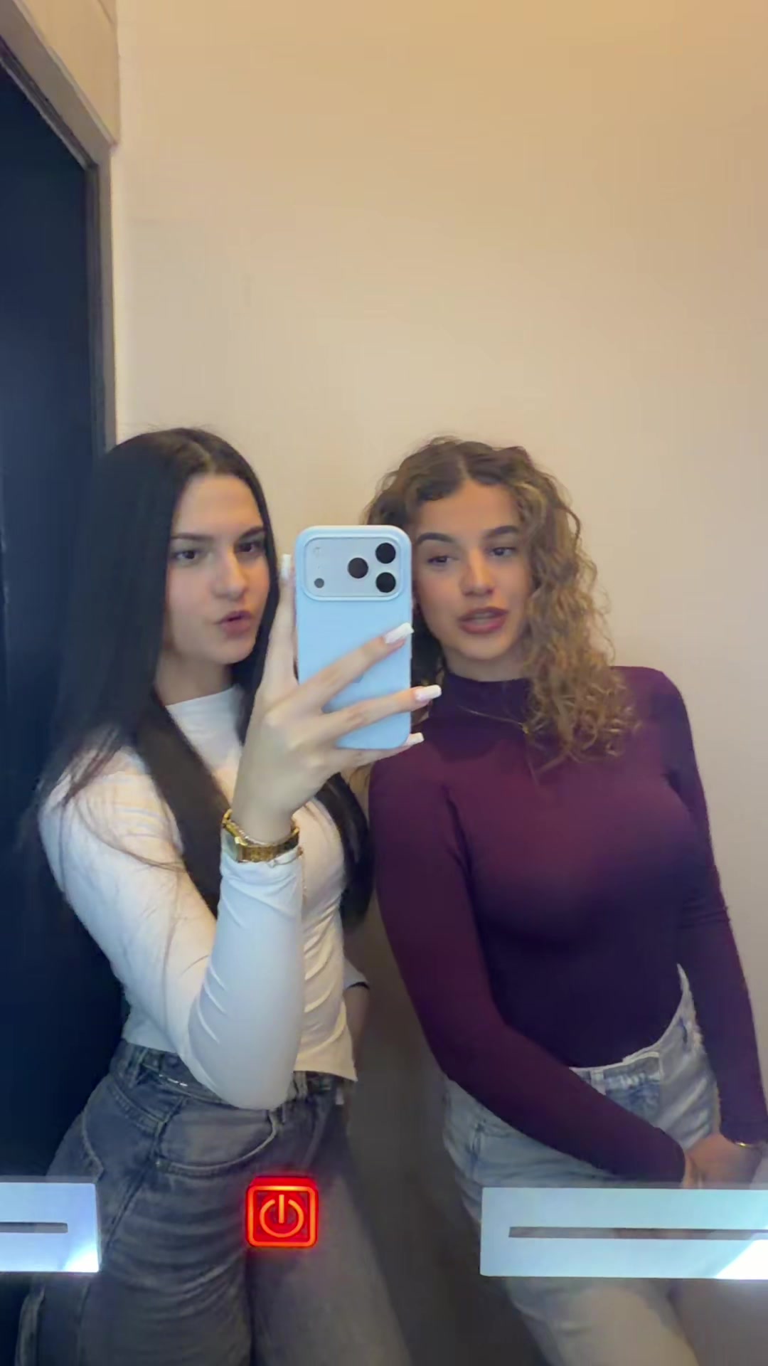 @andjela