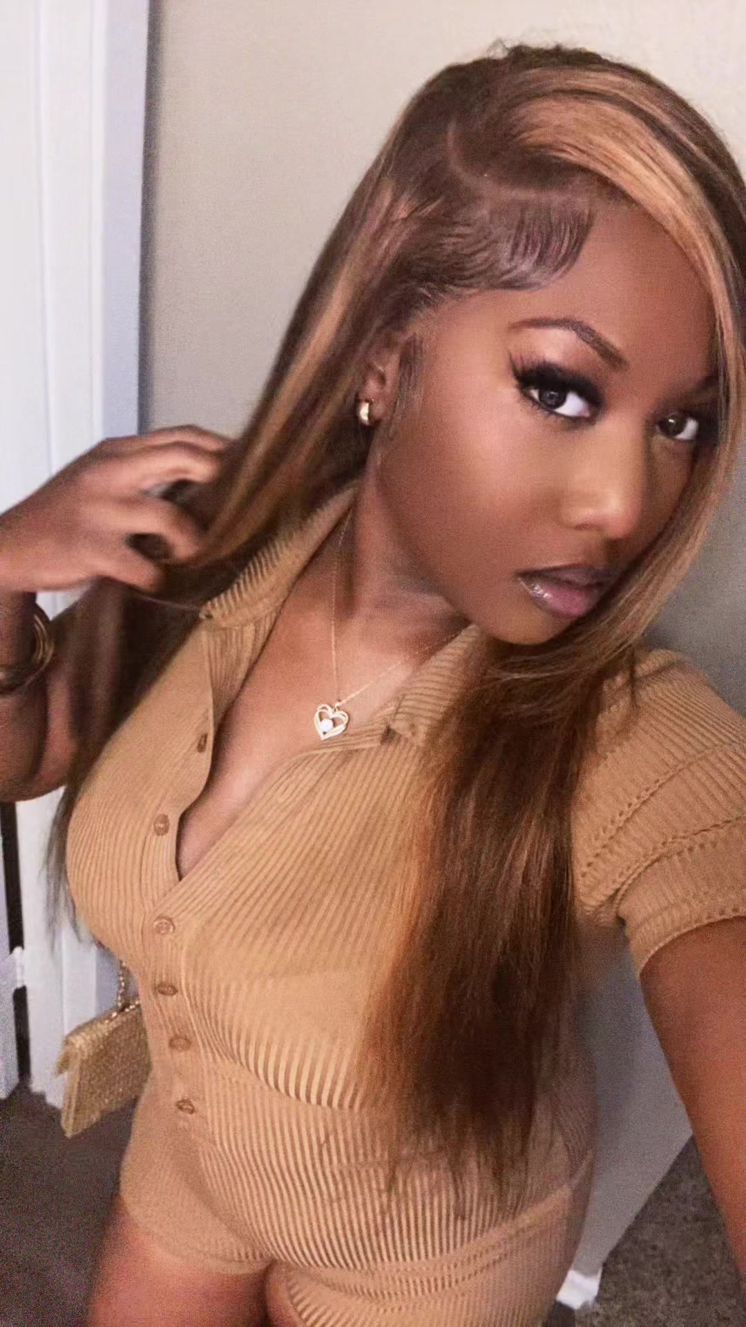 @nicoleee_