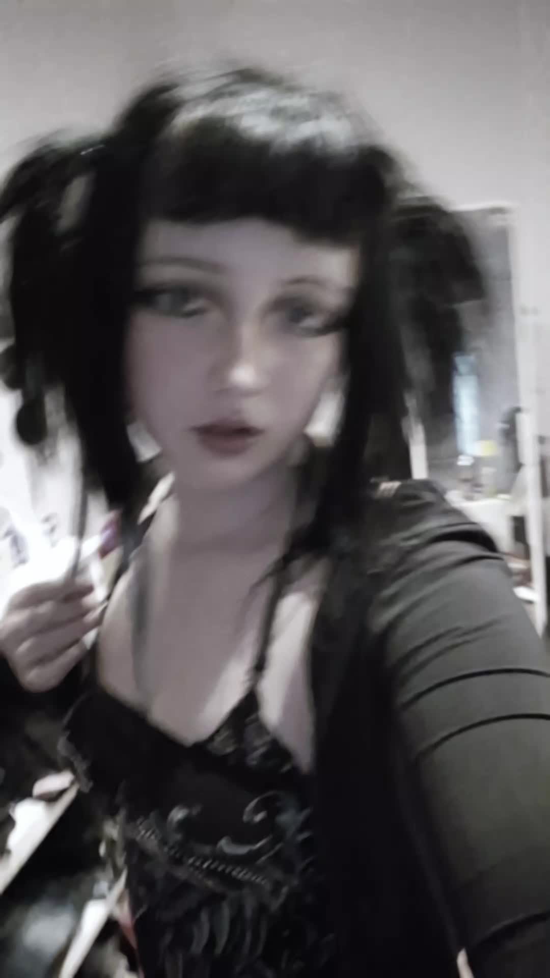 @🖤 виола 🖤