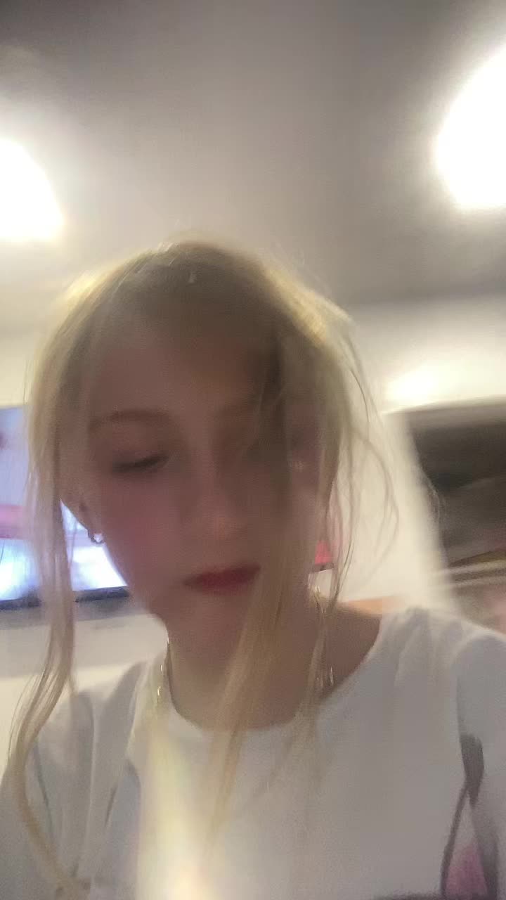 @TeddiAnne