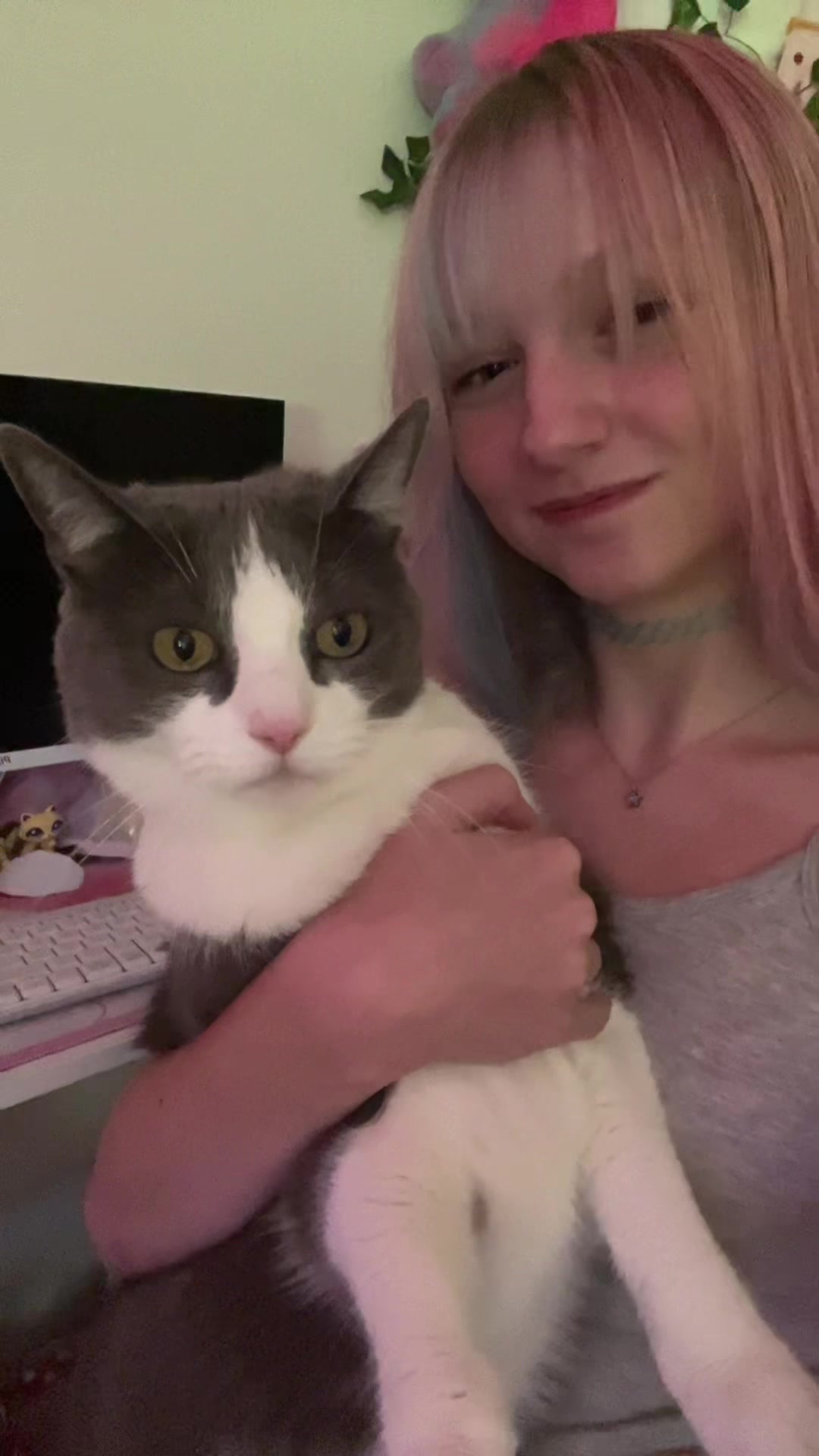 @<3
