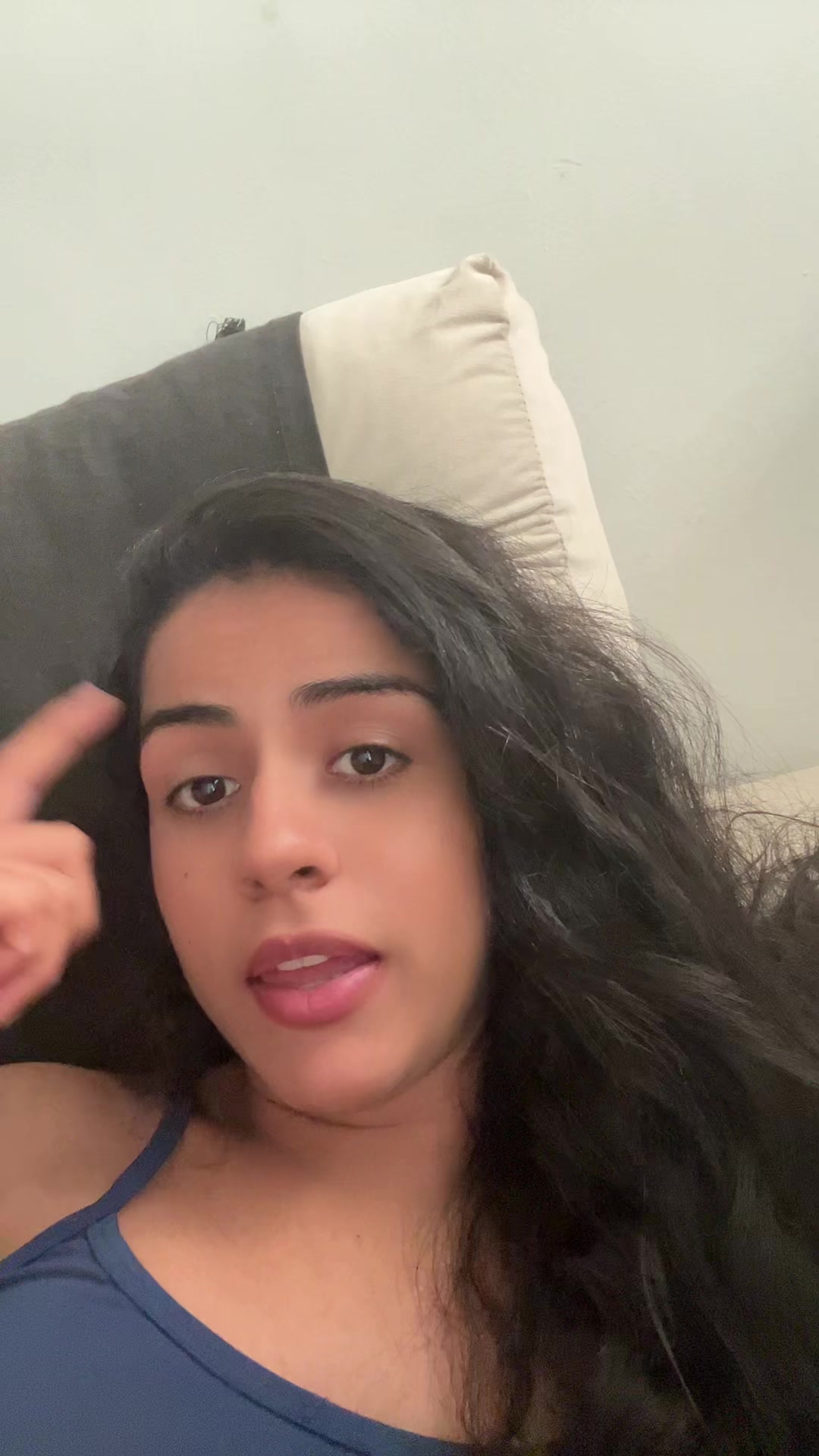 @Vitória Vivian ✨