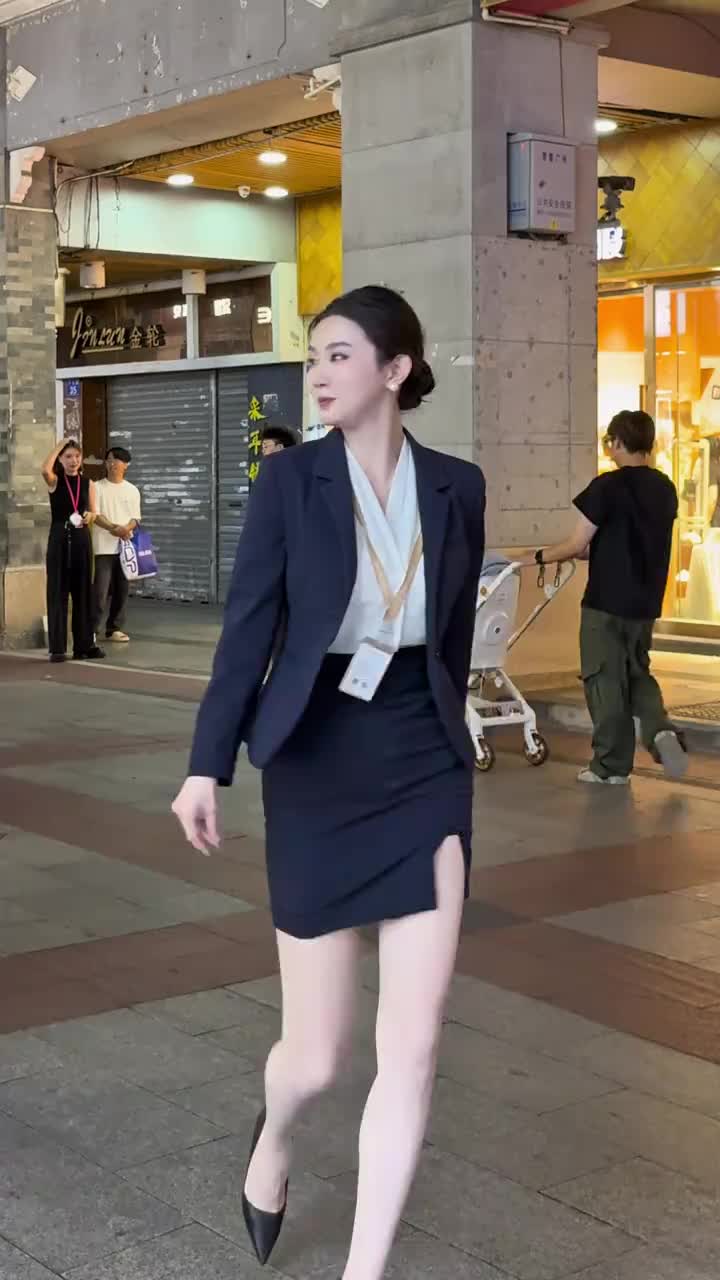 @Sally 雪莉 大笑笑