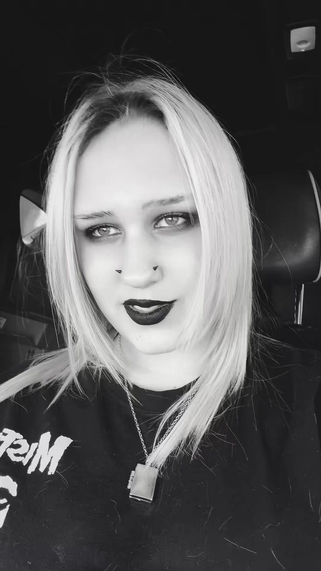 @cн&alpha;яℓєу🦇