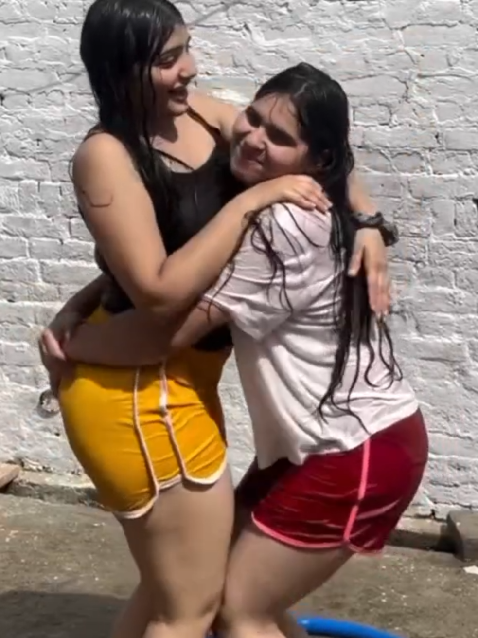 @Latinas