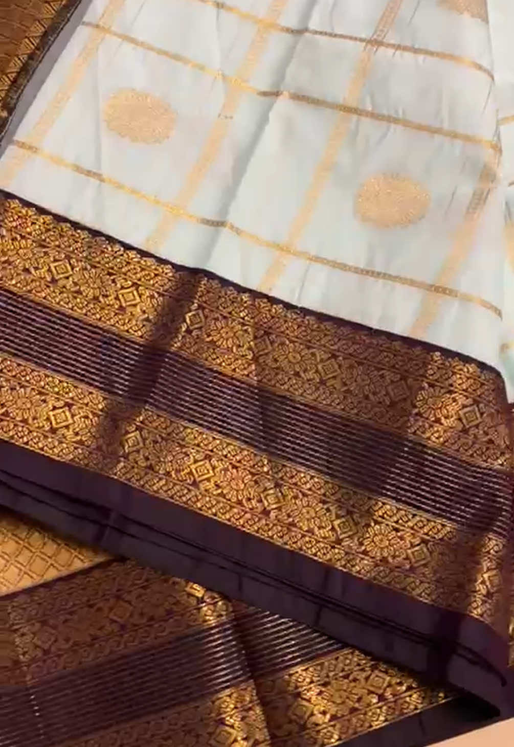 @Six Yards Pattu