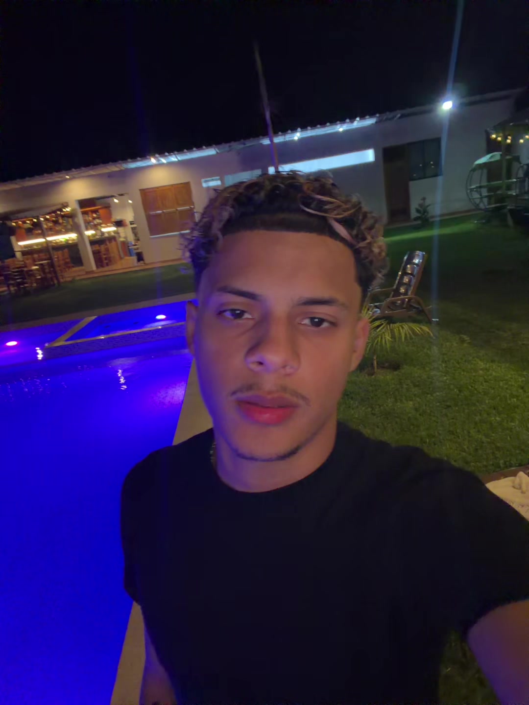 @Soyalejandro
