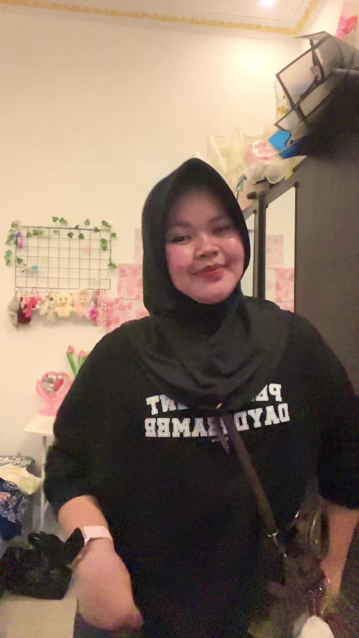 @Nisaa18