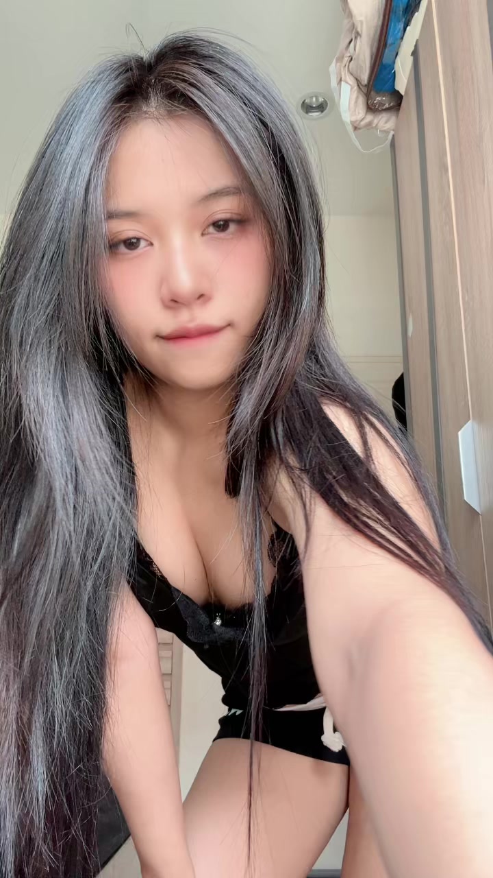 @หญิง Lee