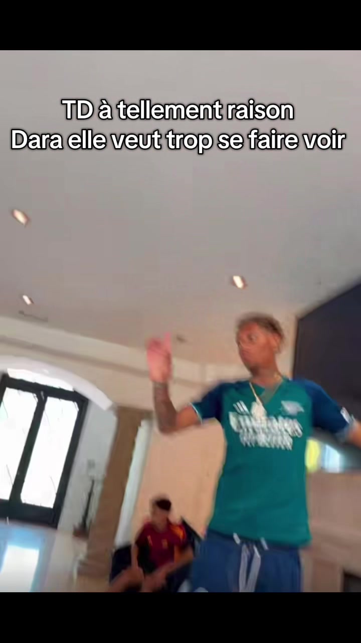 @Fan_de_la_Queen_house
