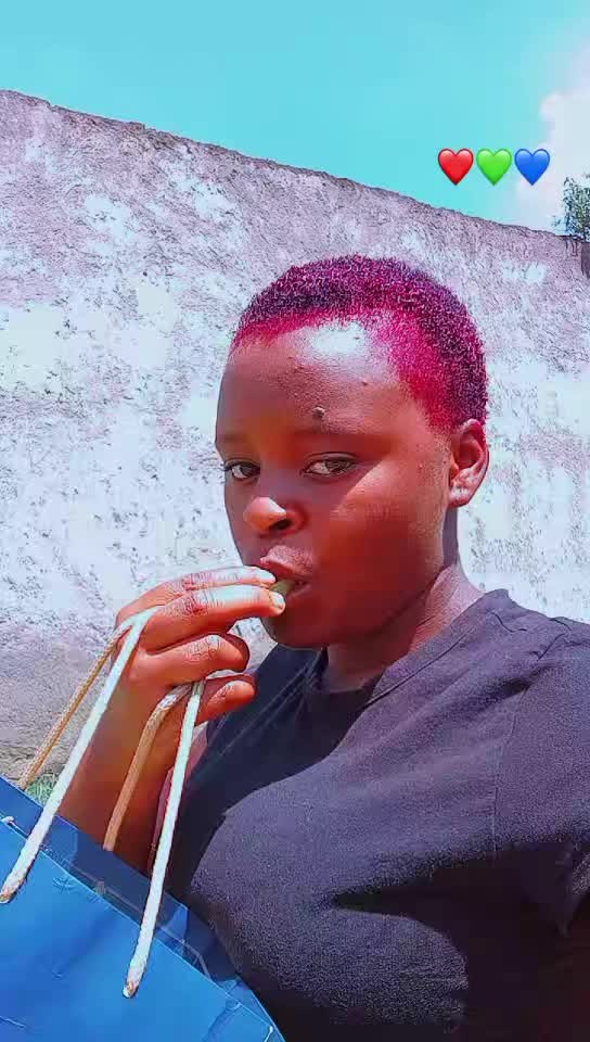 @girl of few words 🇰🇪🇱🇧
