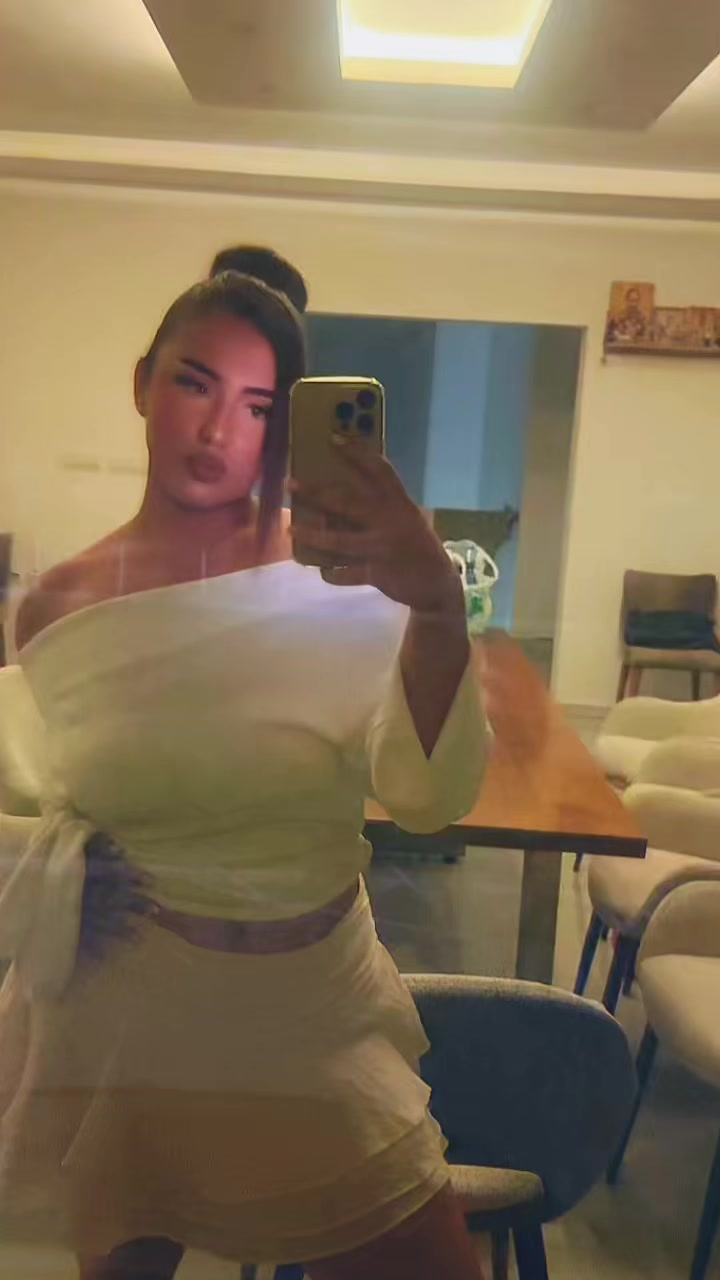 @𝐚𝐧𝐭𝐨𝐧𝐢𝐧𝐚