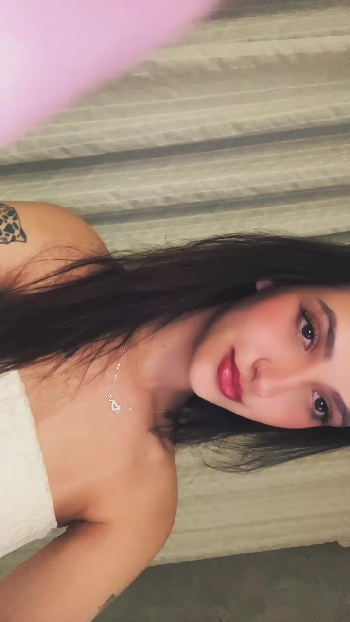 @brunaasimeoni