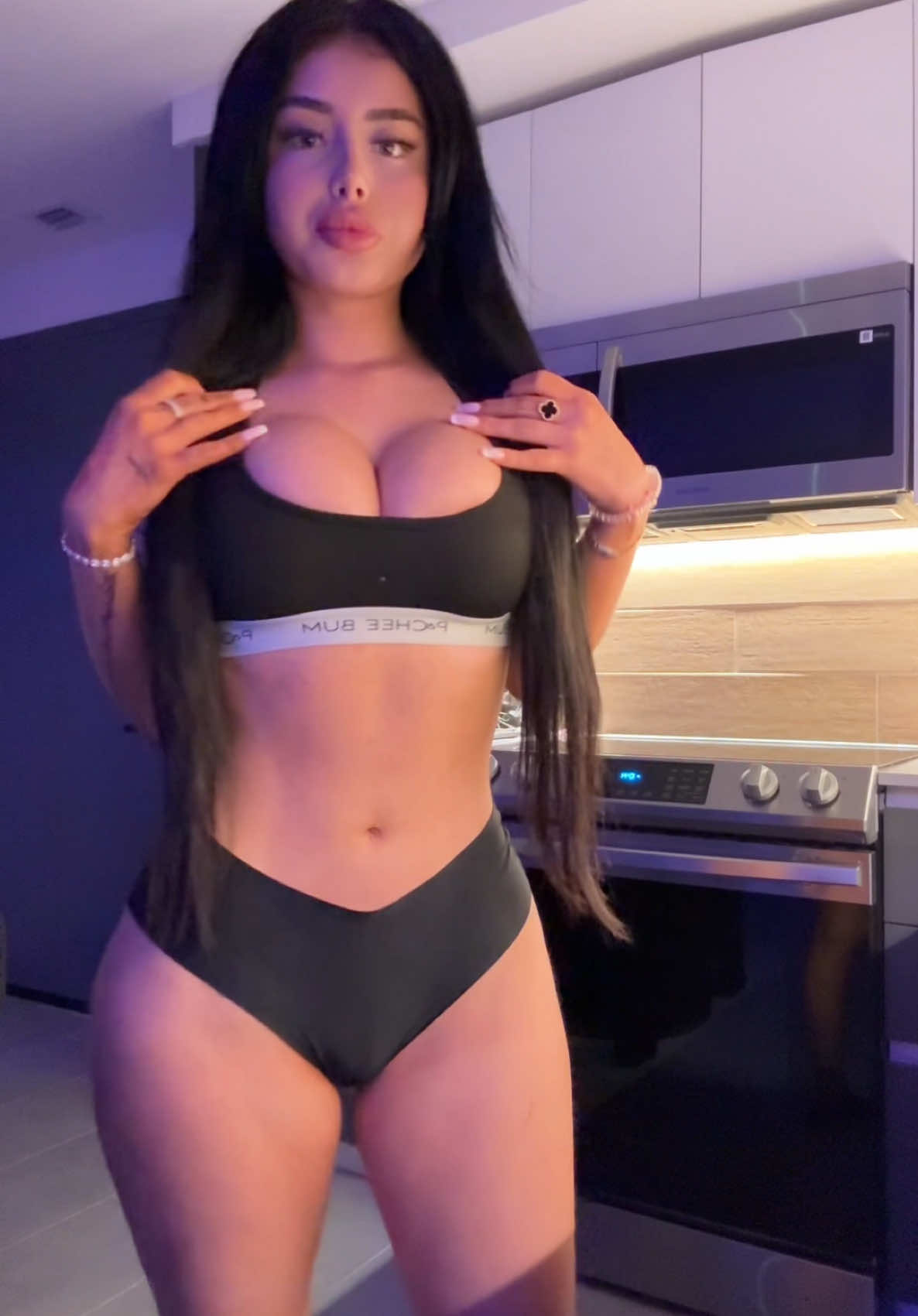 @Luna