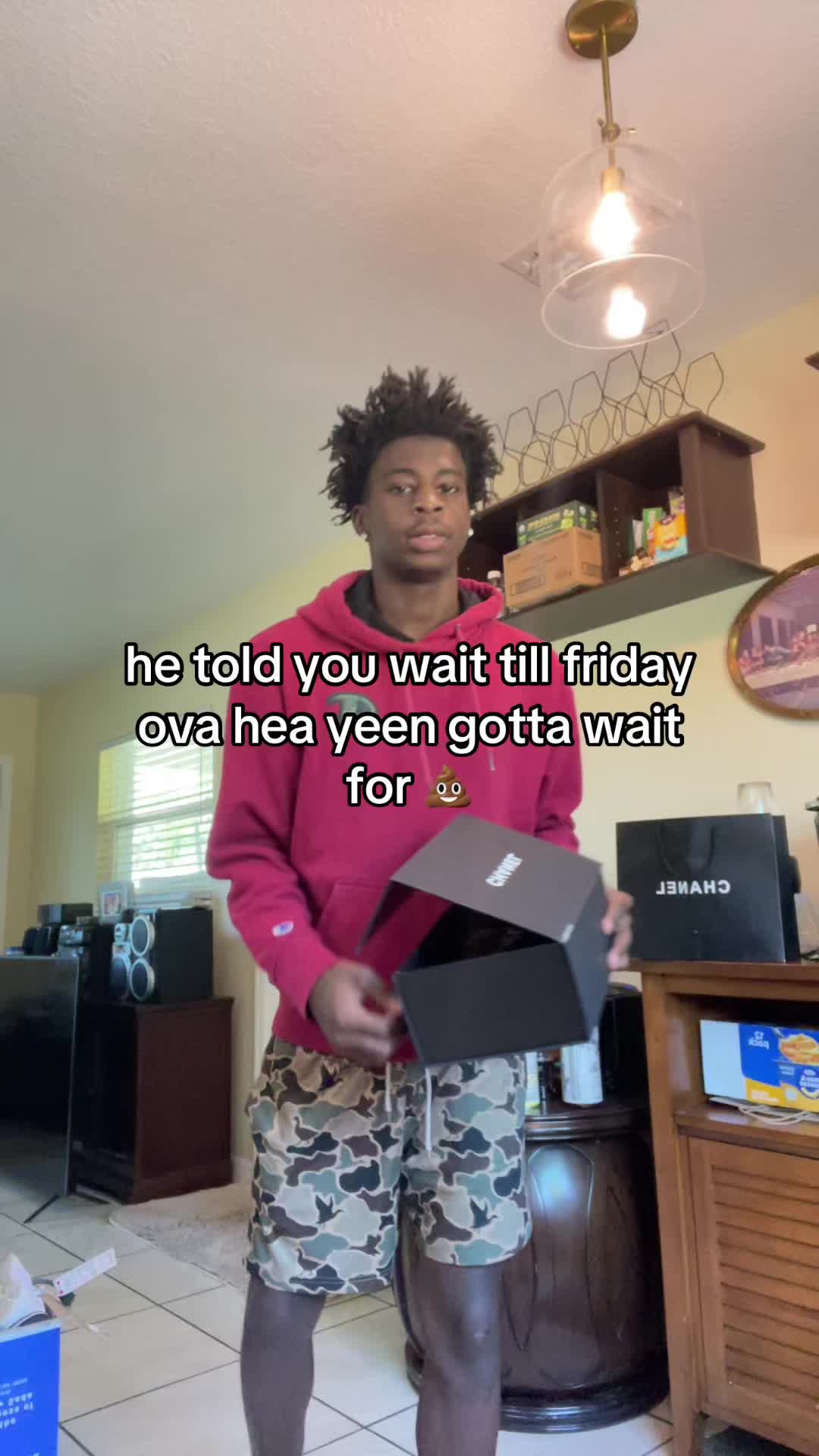 @👣👶🏿 .