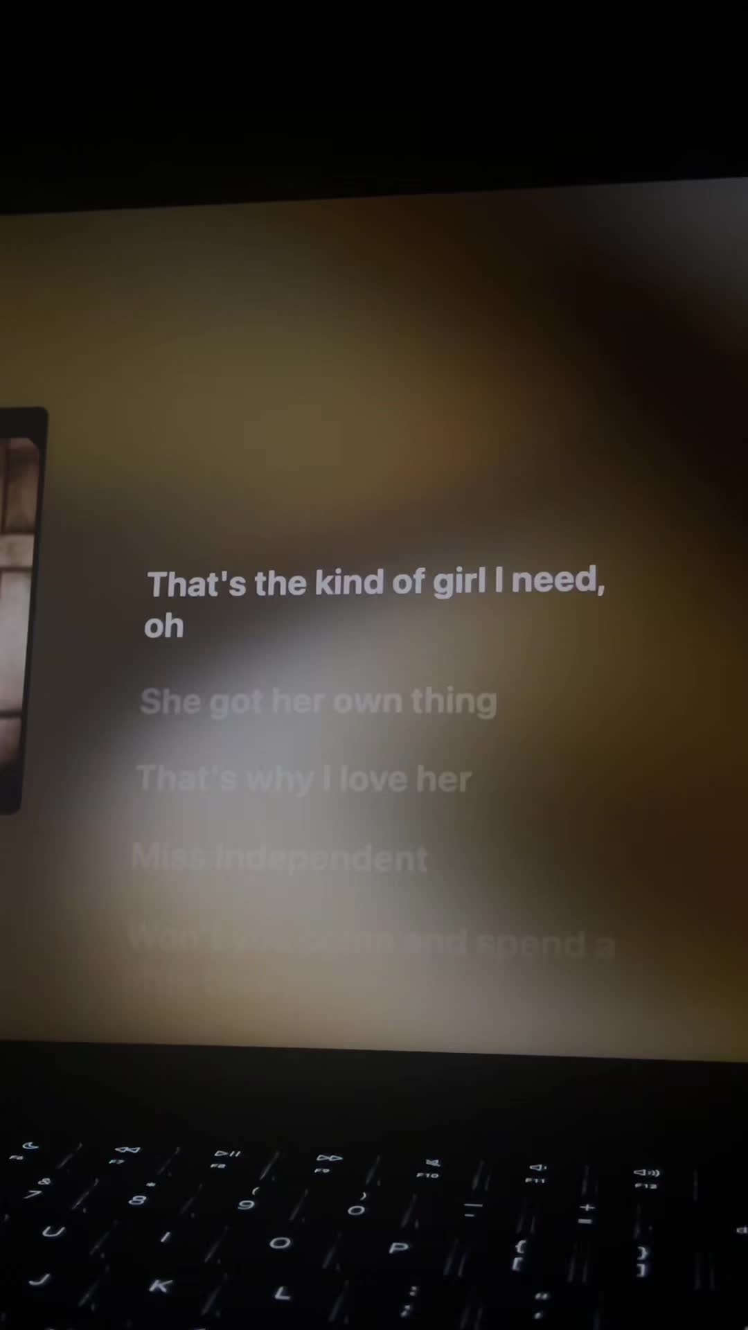 @🎧