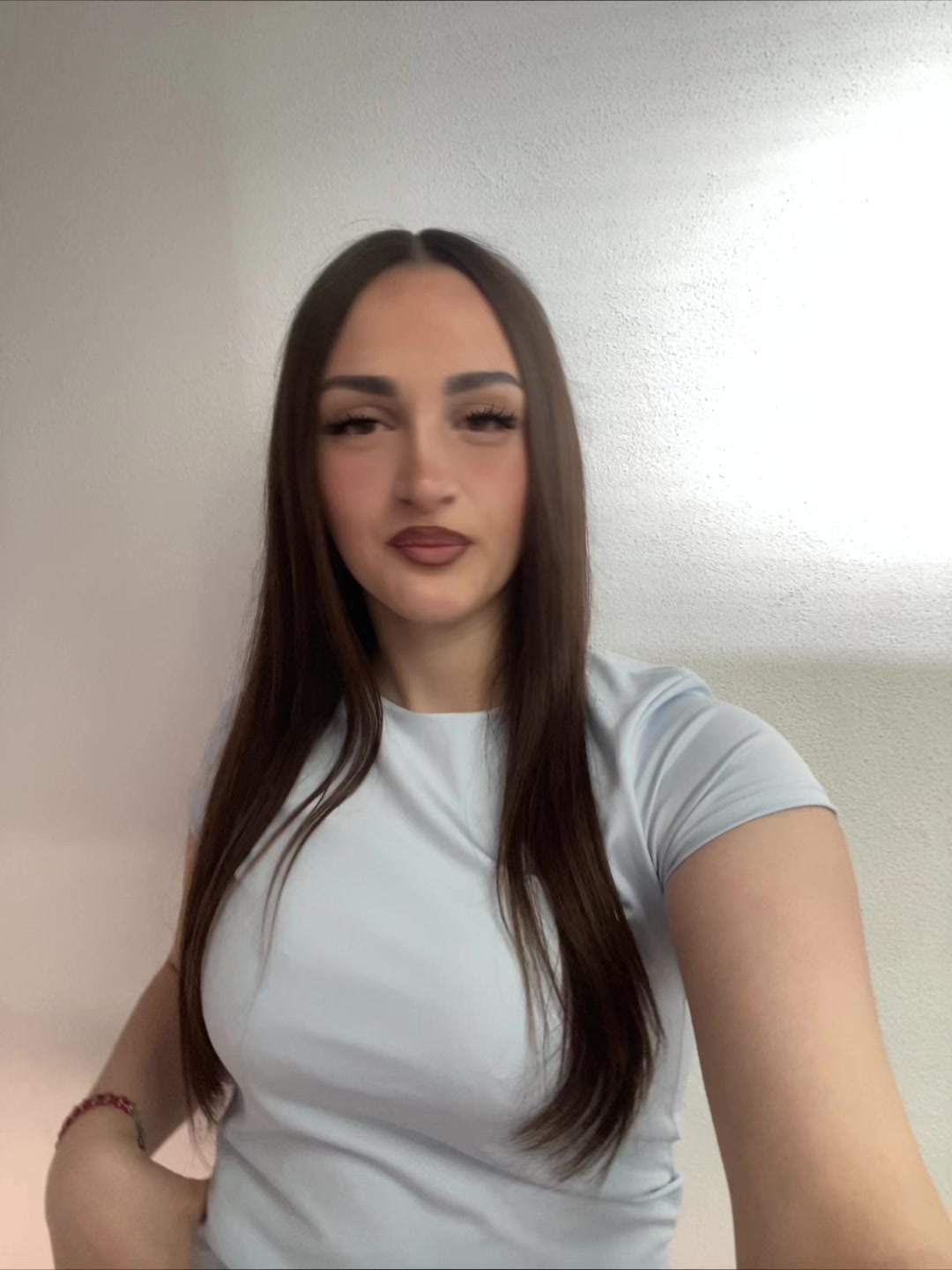@leonisa