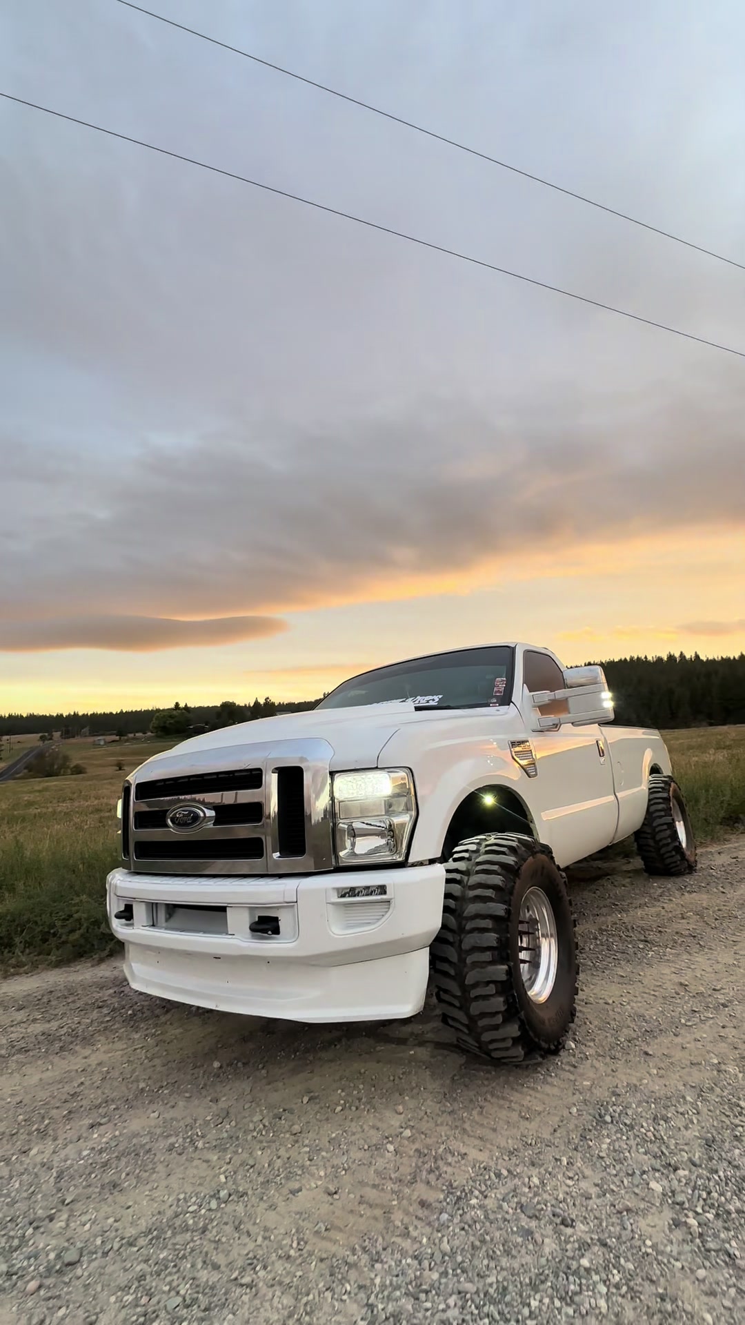 @_collinisakson_