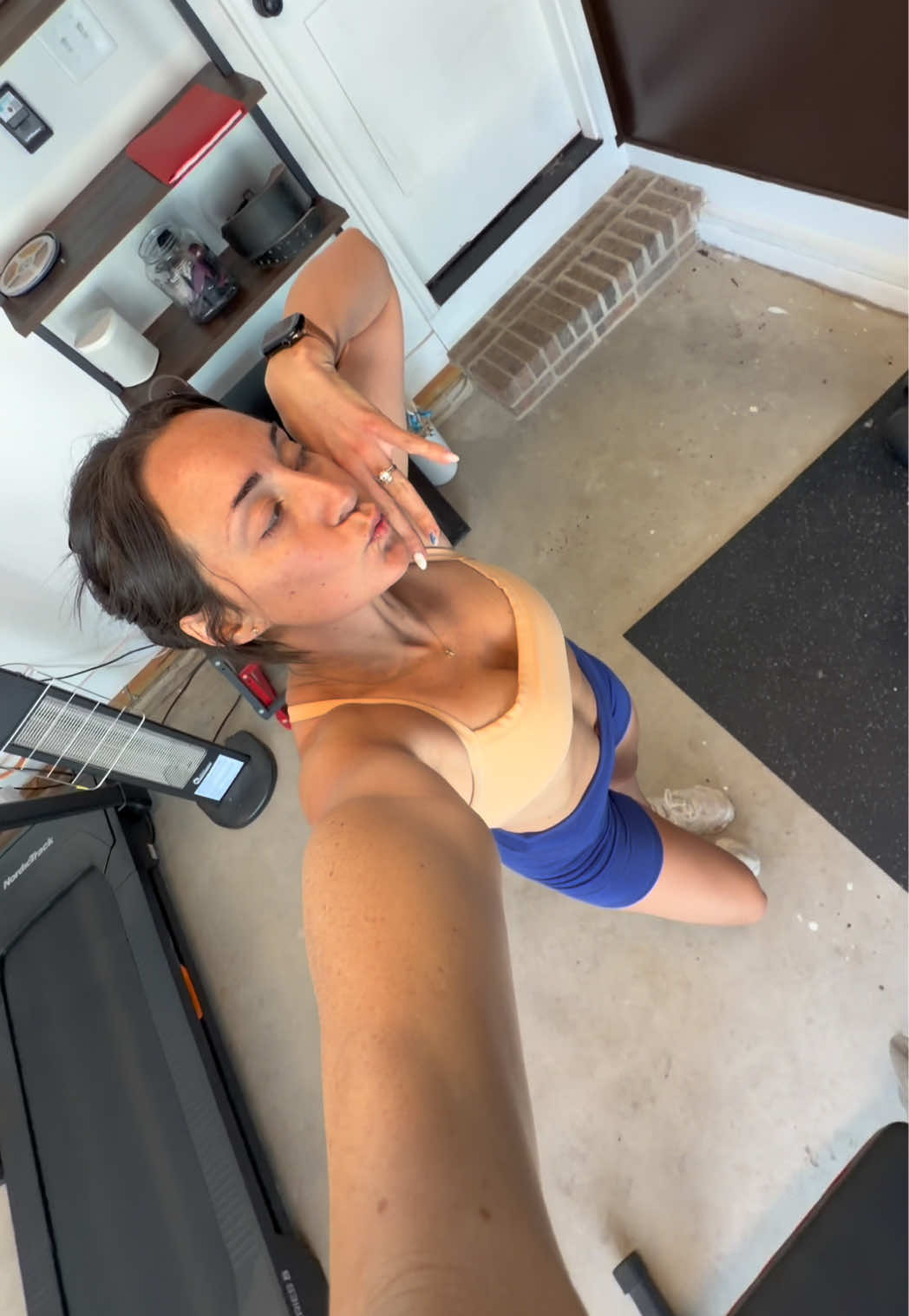 @nadia | fitness coach | mama