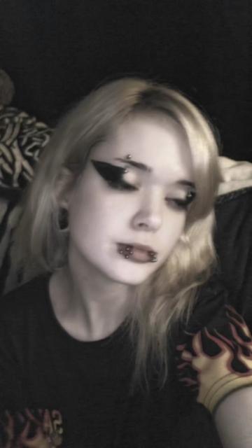 @graveyardratgirl