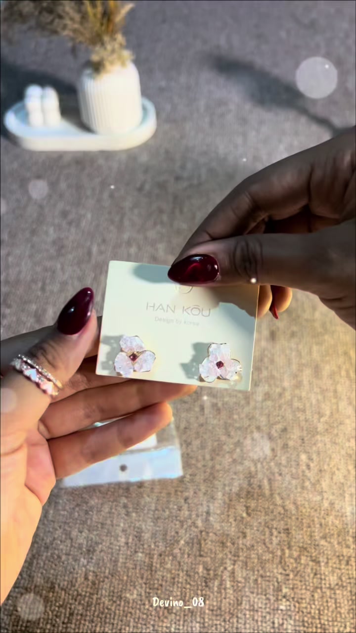 @Devino_08