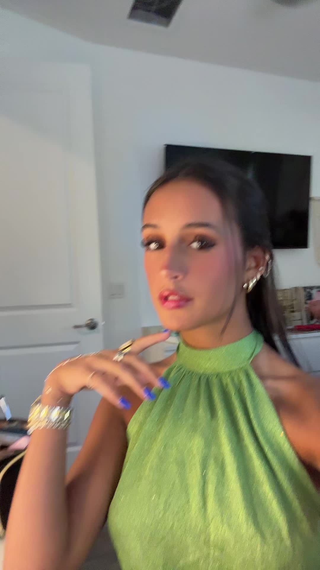 @avaluelleee